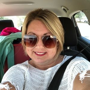 Meet your Posher, Julie